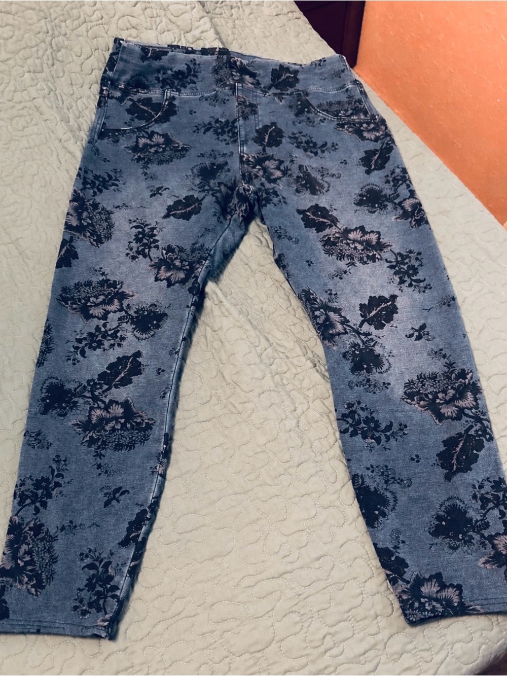Hue Women’s Denim Blue Floral Print leggings size  L